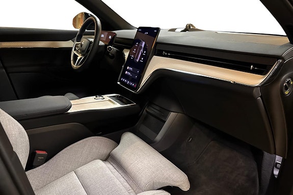 Volvo EX90 10 of 14