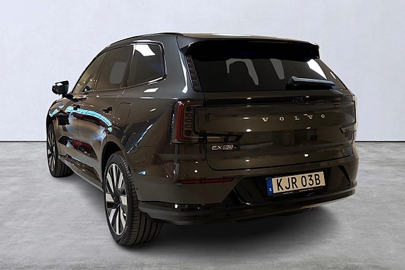 Volvo EX90 4 of 14