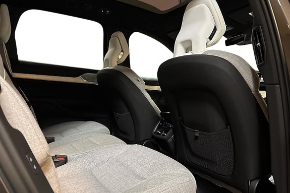 Volvo EX90 11 of 14