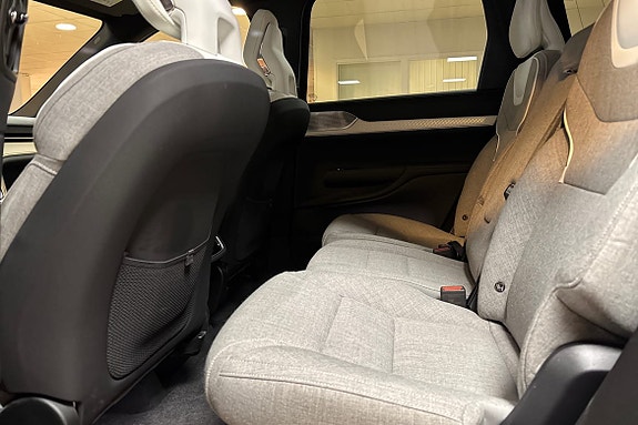 Volvo EX90 12 of 14