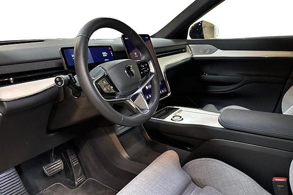 Volvo EX90 8 of 14