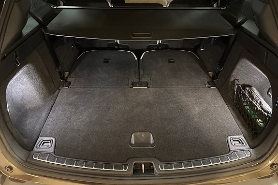Volvo EX90 13 of 14