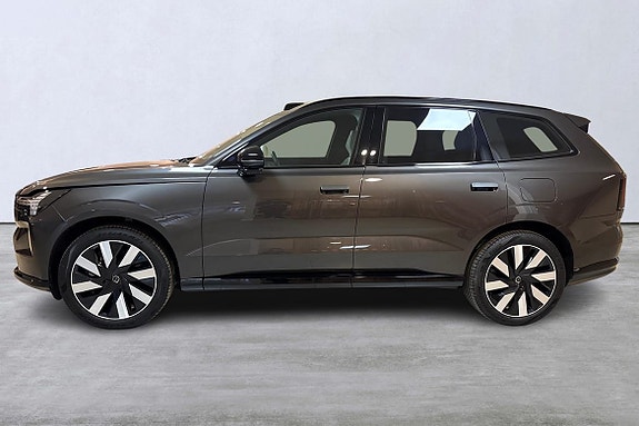 Volvo EX90 2 of 14