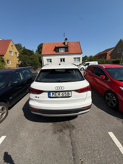Audi Q3 2 of 13