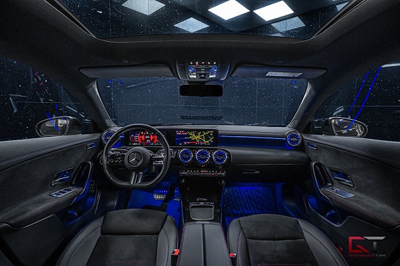 Mercedes-Benz A250 e 15 of 19