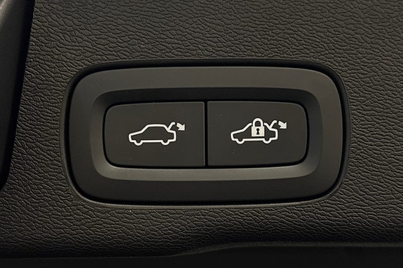 Volvo XC60 17 of 21