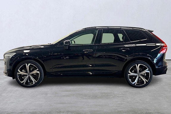 Volvo XC60 2 of 21