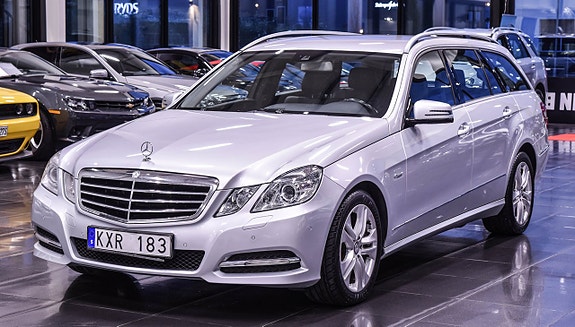 Mercedes-Benz E220 5 of 19