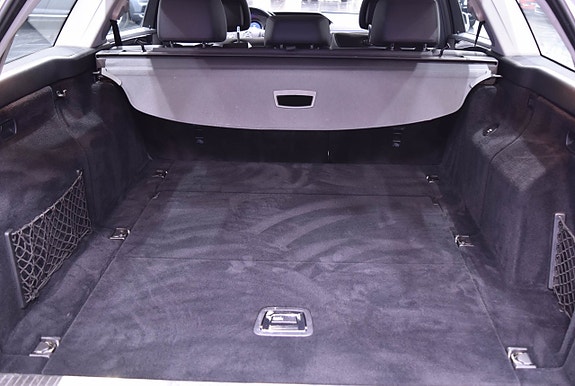 Mercedes-Benz E220 16 of 19
