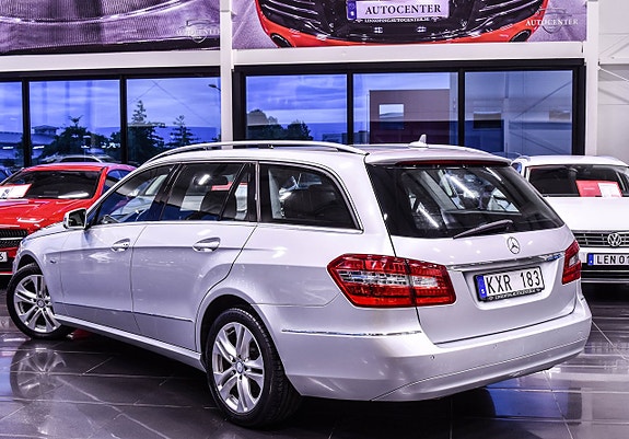 Mercedes-Benz E220 3 of 19