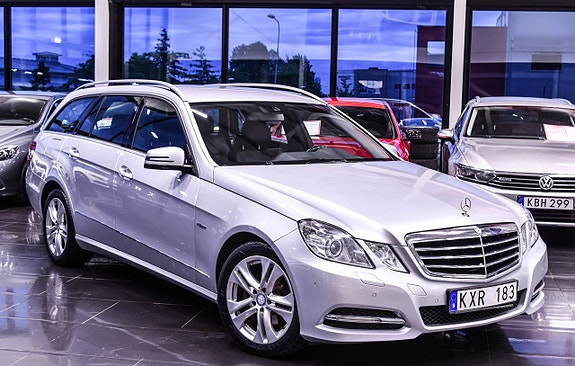 Mercedes-Benz E220 2 of 19