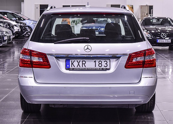 Mercedes-Benz E220 10 of 19