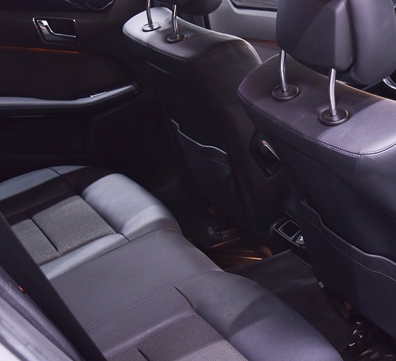 Mercedes-Benz E220 18 of 19
