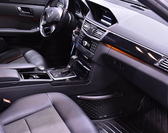 Mercedes-Benz E220 15 of 19