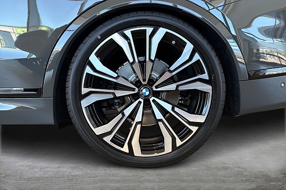 BMW X7 17 of 20