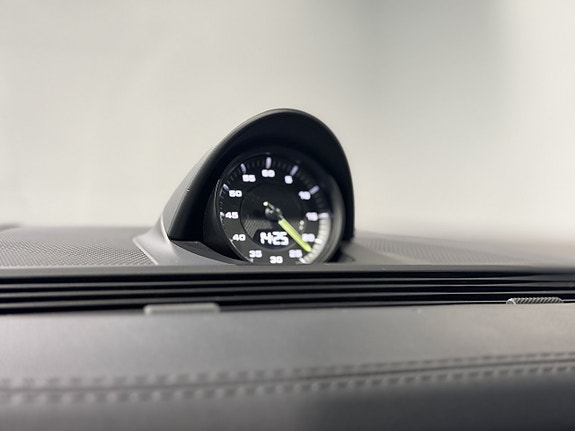 Porsche Panamera 4 23 of 27