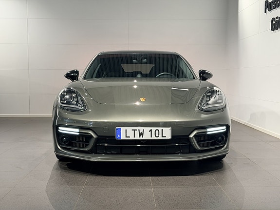 Porsche Panamera 4 3 of 27