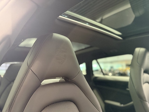 Porsche Panamera 4 27 of 27