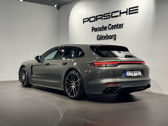 Porsche Panamera 4 6 of 27
