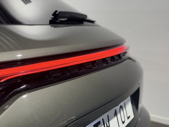 Porsche Panamera 4 12 of 27