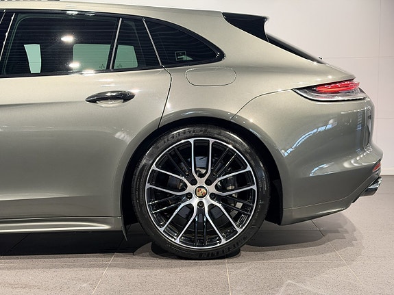 Porsche Panamera 4 10 of 27