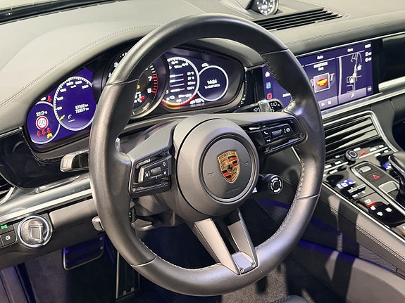Porsche Panamera 4 19 of 27