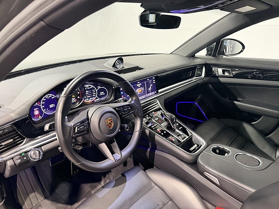 Porsche Panamera 4 18 of 27