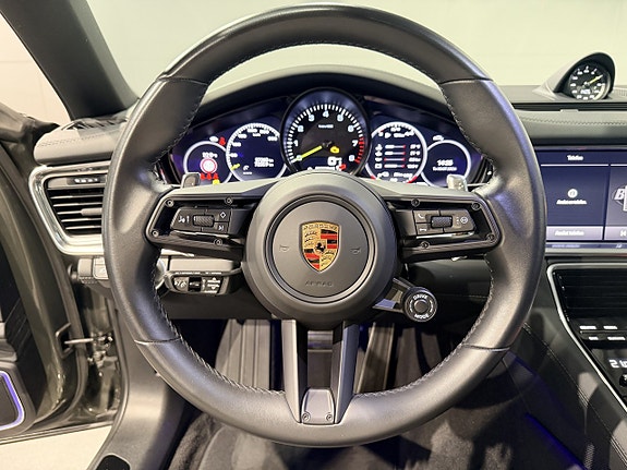 Porsche Panamera 4 20 of 27