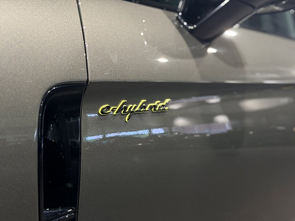 Porsche Panamera 4 11 of 27