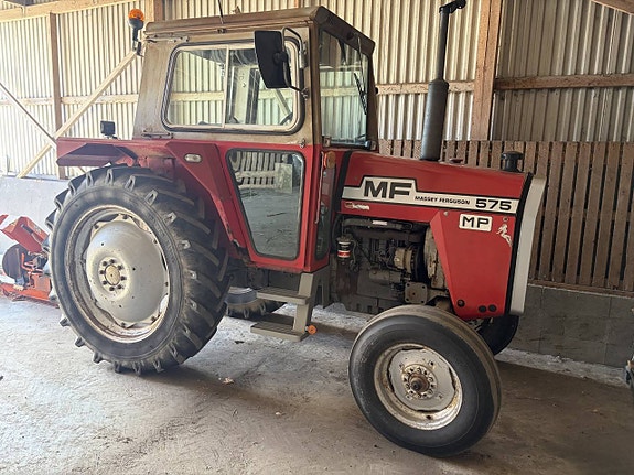 Massey Ferguson 575