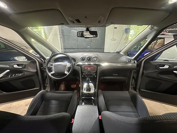 Ford S-MAX 12 of 28