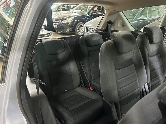 Ford S-MAX 11 of 28