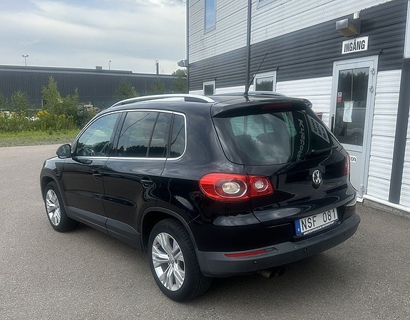Volkswagen Tiguan 3 of 6