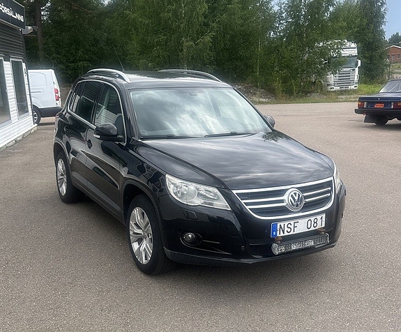 Volkswagen Tiguan 2 of 6