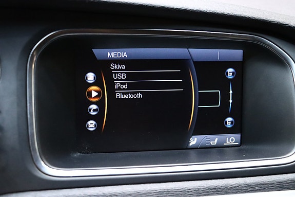 Volvo V40 25 of 27