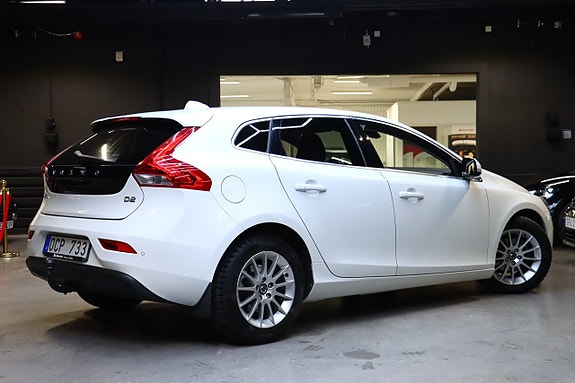 Volvo V40 4 of 27
