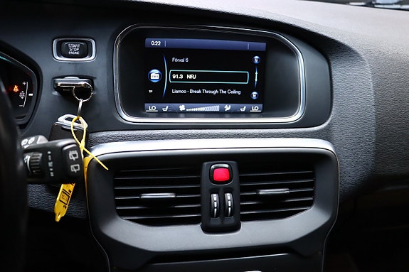 Volvo V40 23 of 27
