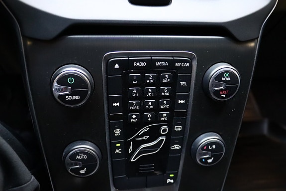 Volvo V40 22 of 27