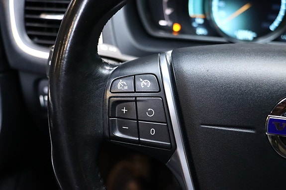 Volvo V40 19 of 27