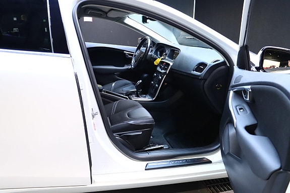 Volvo V40 13 of 27