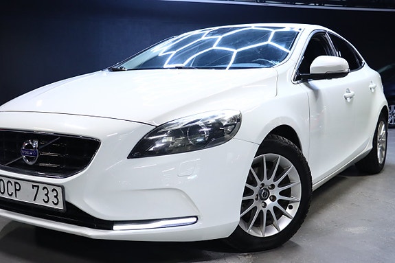 Volvo V40 5 of 27