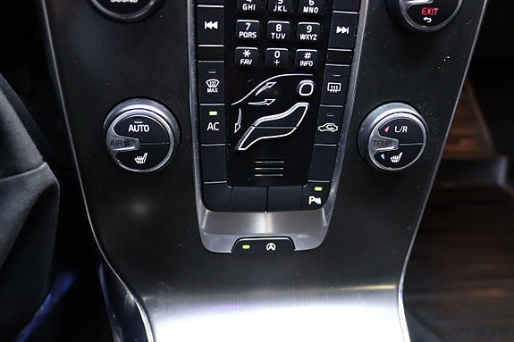 Volvo V40 21 of 27