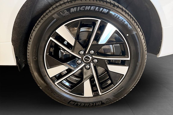 Volvo XC60 10 of 14