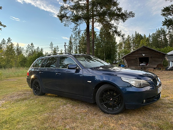 BMW 525i 3 of 15