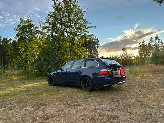 BMW 525i 2 of 15
