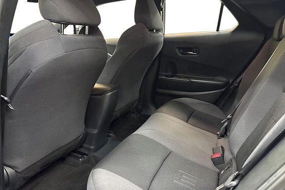 Toyota C-HR 13 of 21