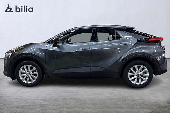Toyota C-HR 3 of 21