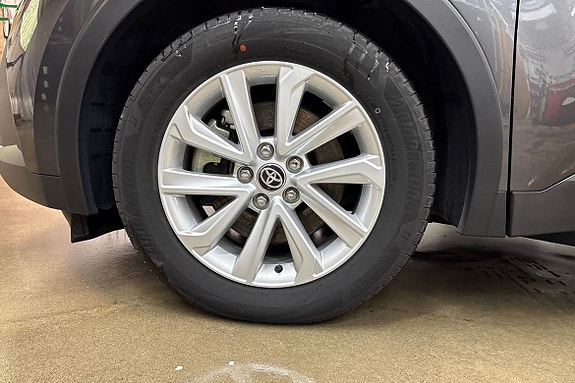 Toyota C-HR 17 of 21