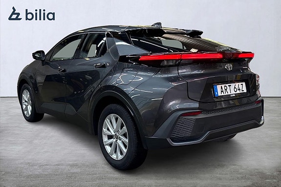 Toyota C-HR 2 of 21