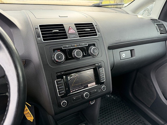 Volkswagen Touran 15 of 27